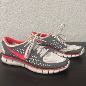Nike Running Shoes Size 8.5 White & Pink Sneakers - Great Condition
